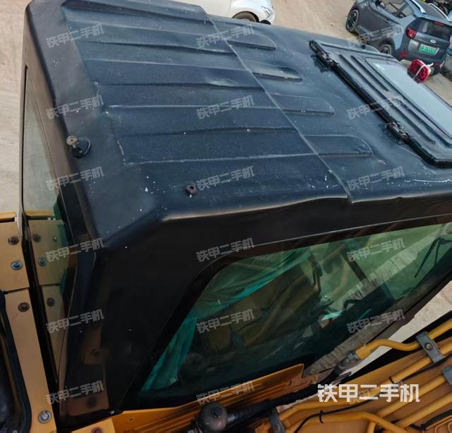 驾驶室顶部（整机外观）