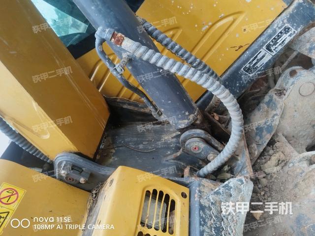 大臂背部俯視（工作和回轉(zhuǎn)裝置）