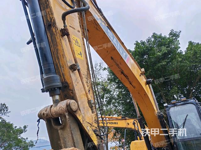 大臂根部 斜视（工作和回转装置）