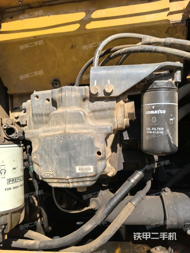 液壓泵艙室正面整體（整機(jī)外觀）