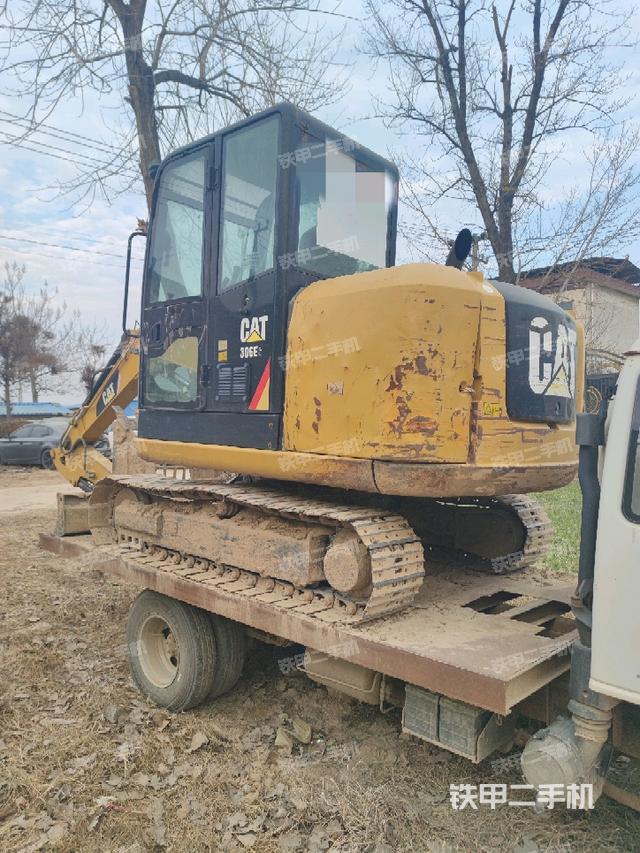 回转马达和主控阀（整机外观）