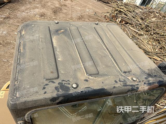 驾驶室顶部（整机外观）