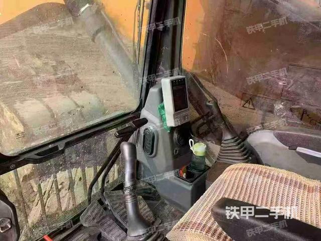 驾驶室整体（整机外观）
