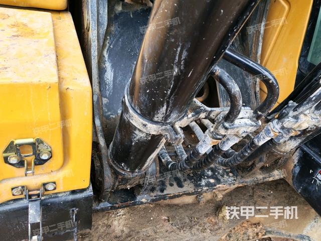 小臂整体右前（工作和回转装置）