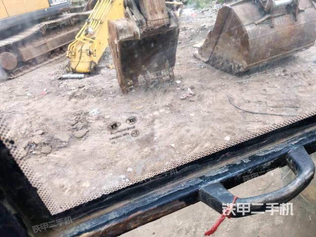 座椅后部（驾驶室部分）