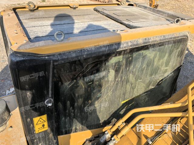 駕駛室頂部俯視（上車(chē)部件）