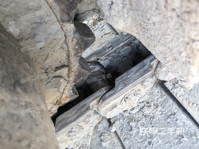 右驅(qū)動(dòng)輪（行走機(jī)構(gòu)）