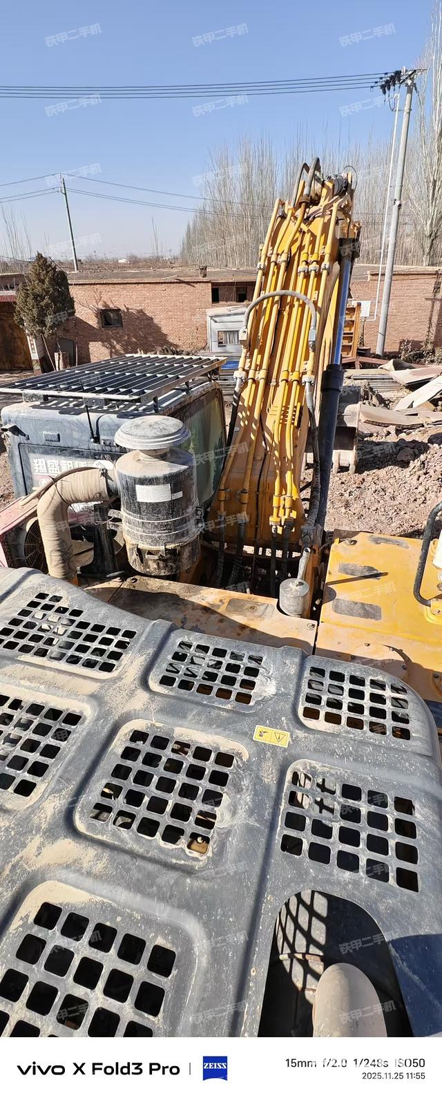 驾驶室顶部（整机外观）