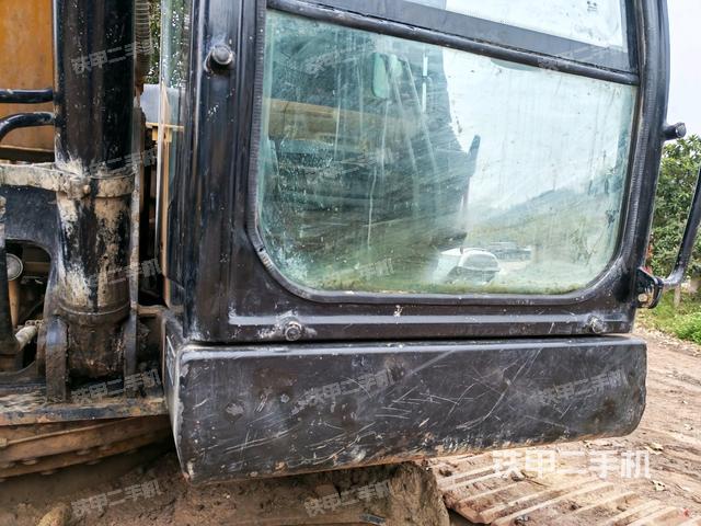 铲斗右后整体（工作和回转装置）