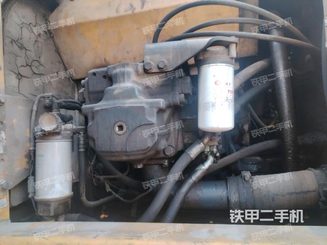 液壓泵艙室正面整體（整機(jī)外觀）