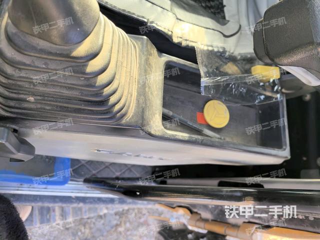 座椅左側(cè)控制臺(tái)/音響/含左手柄（駕駛室部分）