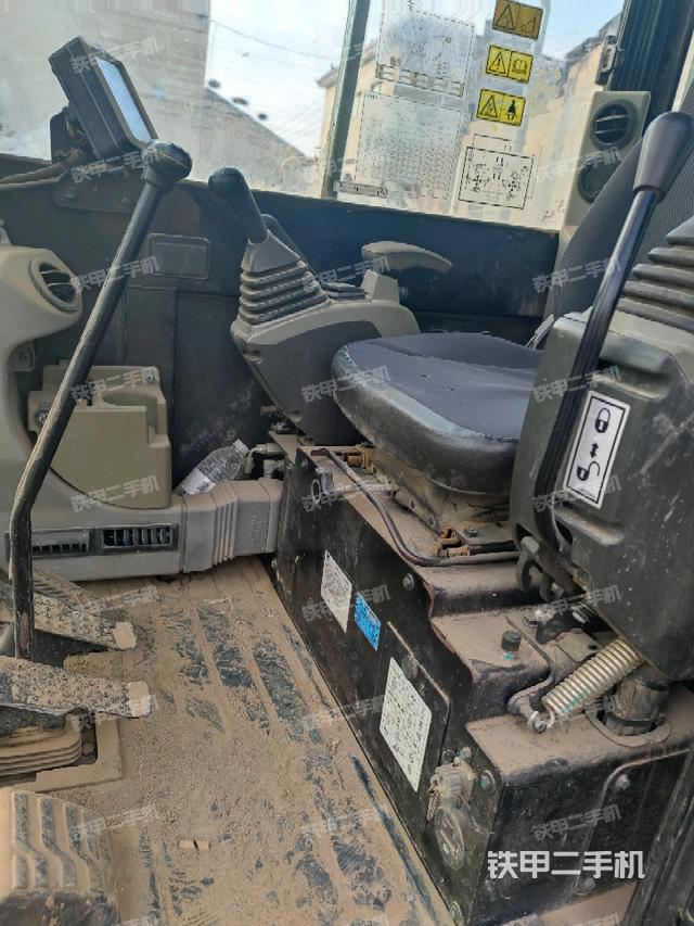 驾驶室整体（整机外观）