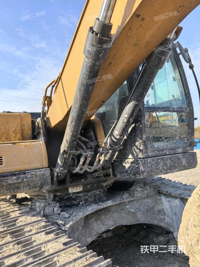 大臂油缸整體?豎拍（工作和回轉(zhuǎn)裝置）