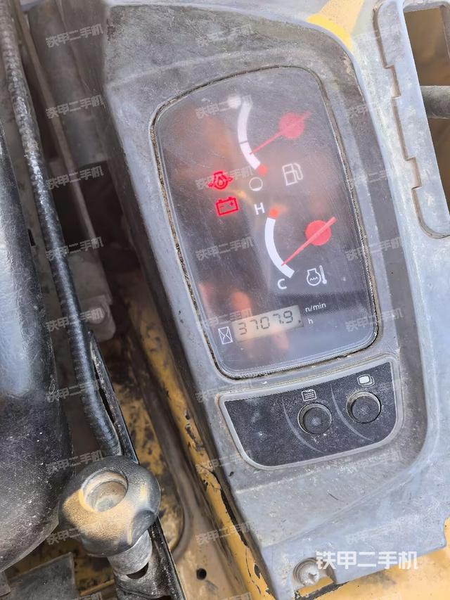 駕駛室整體（整機(jī)外觀）