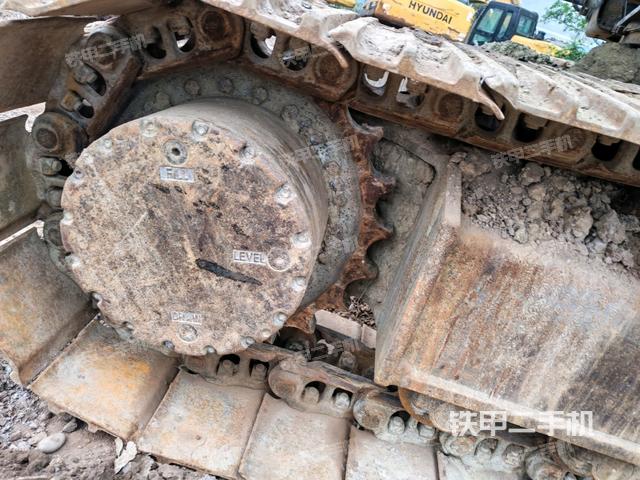 右驱动轮（行走机构）