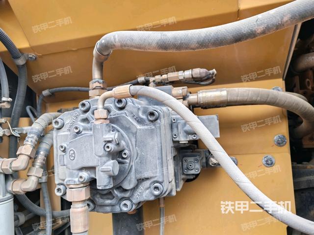 液压泵斜45 左（大件舱室）