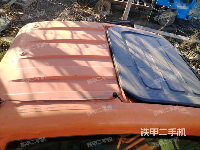 驾驶室顶部（整机外观）