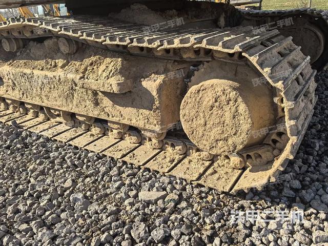 單側(cè)履帶整體（整機(jī)外觀）