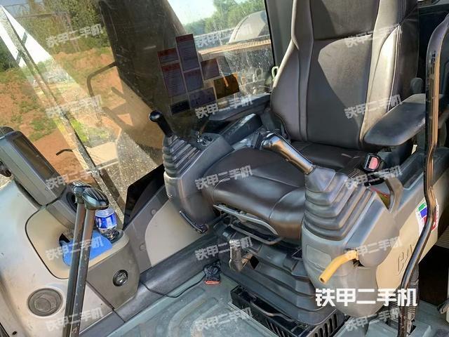 駕駛室整體（整機(jī)外觀）