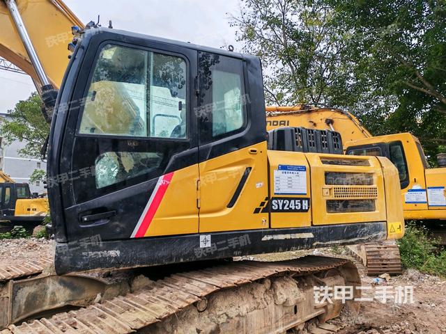 后窗玻璃角标（驾驶室部分）