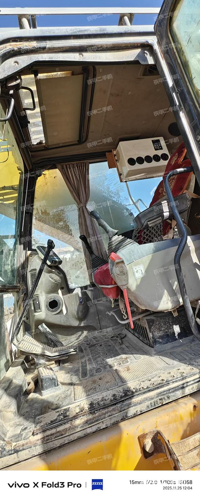 驾驶室整体（整机外观）