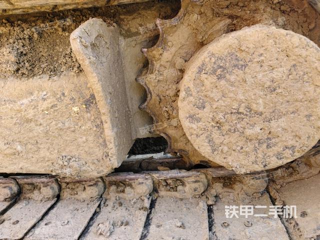 右驱动轮（行走机构）