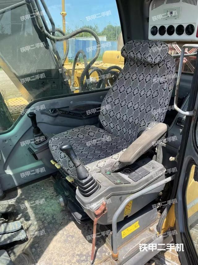 驾驶室整体（整机外观）