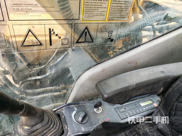 座椅右侧控制台/钥匙门/油门/含右手柄（驾驶室部分）