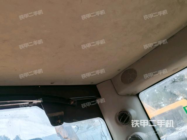 右侧玻璃角标（驾驶室部分）