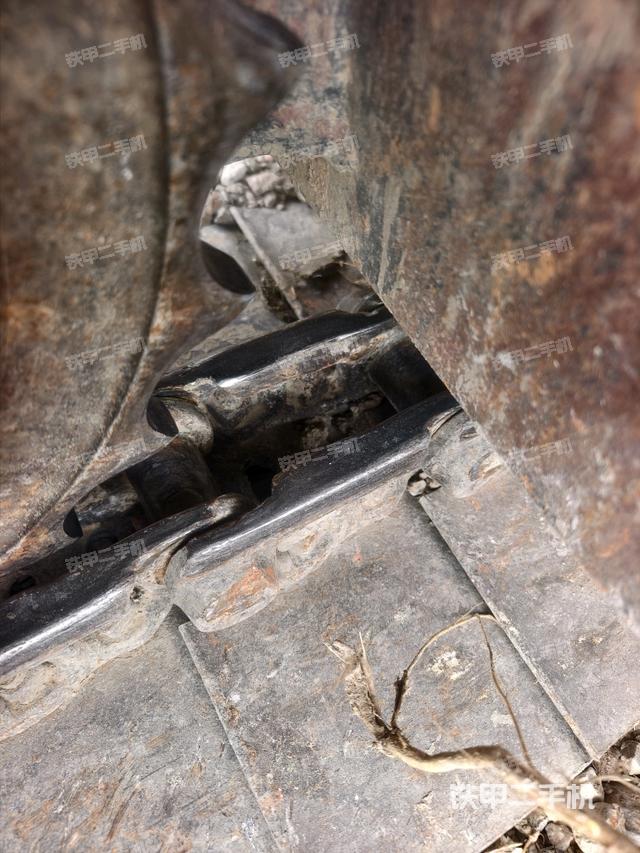 右側行走馬達蓋板（行走機構）