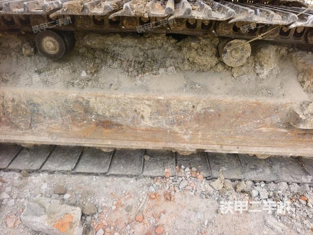 左側行走馬達蓋板（行走機構）