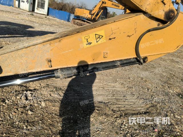 小臂整體左后（工作和回轉(zhuǎn)裝置）