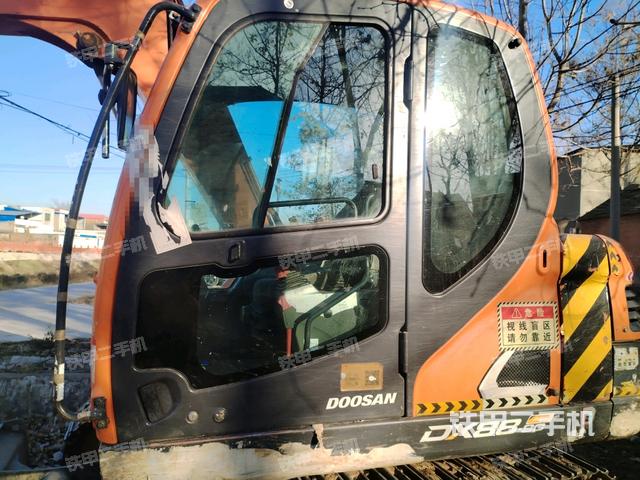 驾驶室整体（整机外观）