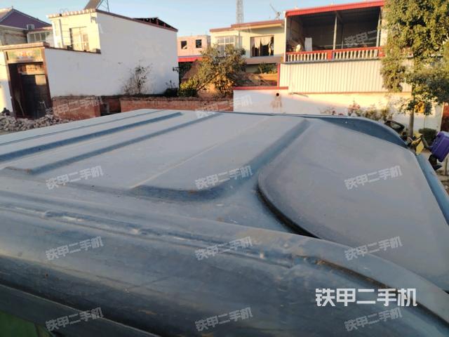 驾驶室顶部（整机外观）