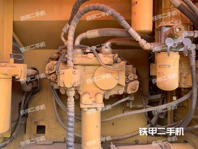 液壓泵艙室正面整體（整機(jī)外觀）