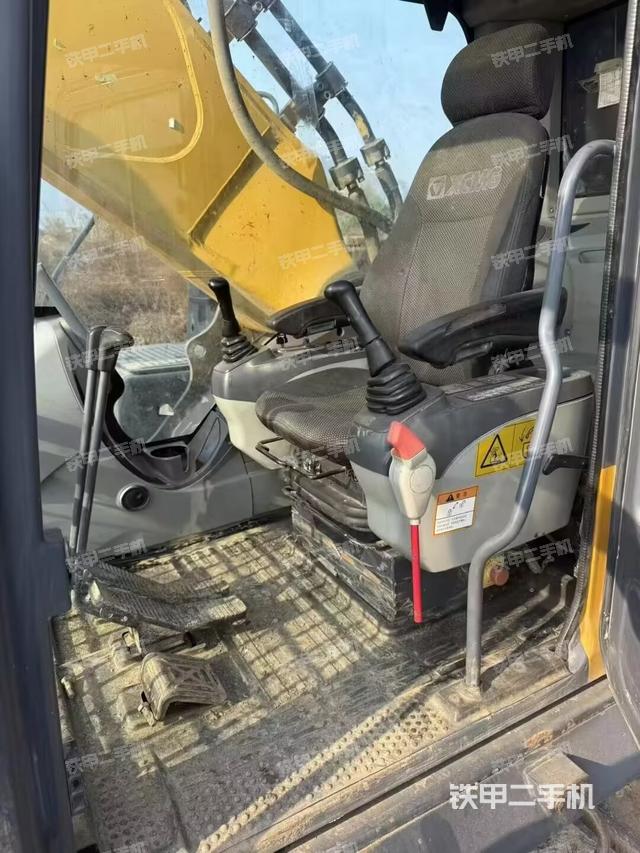 駕駛室整體（整機(jī)外觀）