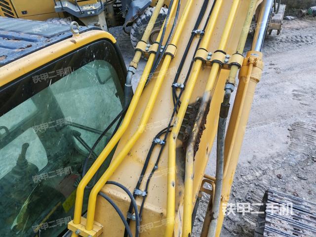 大臂背部俯視（工作和回轉(zhuǎn)裝置）