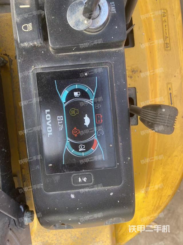 駕駛室整體（整機(jī)外觀）