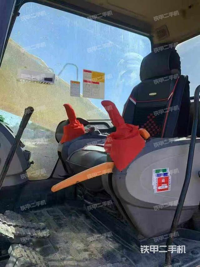 驾驶室整体（整机外观）