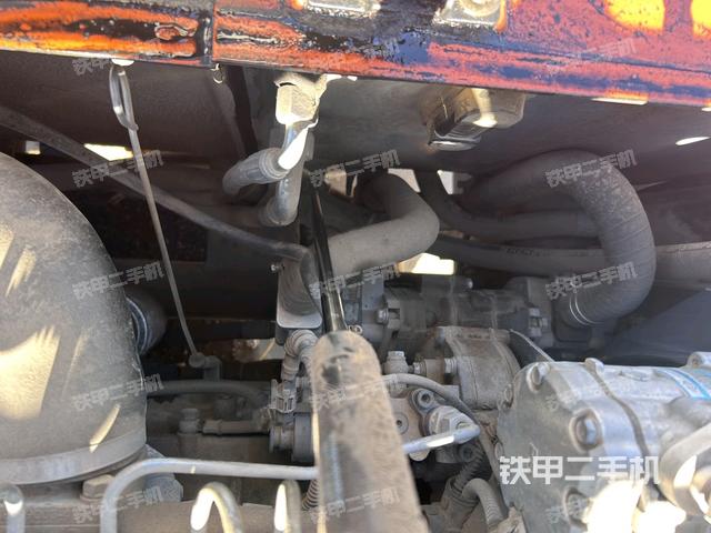 回转马达和主控阀（整机外观）