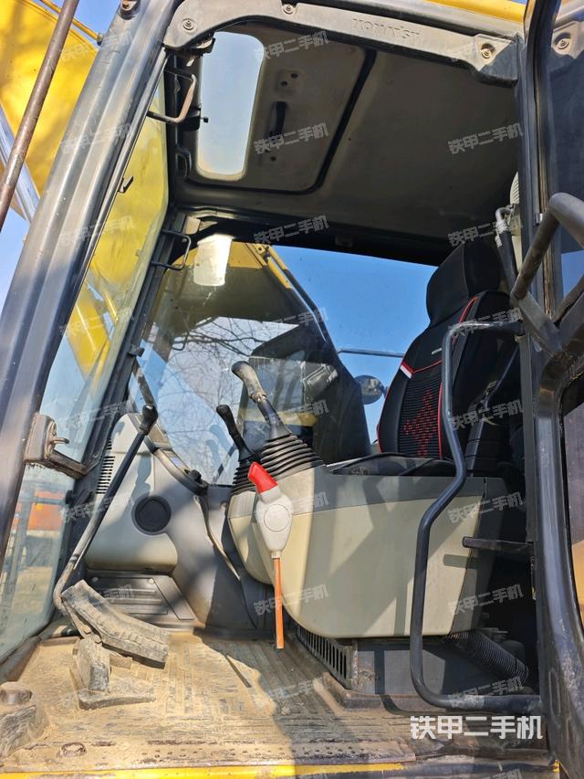 駕駛室整體（整機外觀）