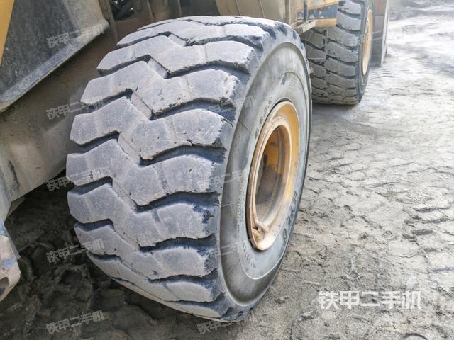 右前輪（行走機(jī)構(gòu)）