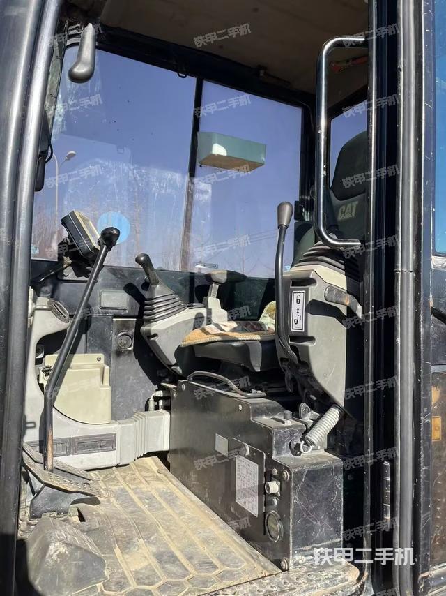 驾驶室整体（整机外观）