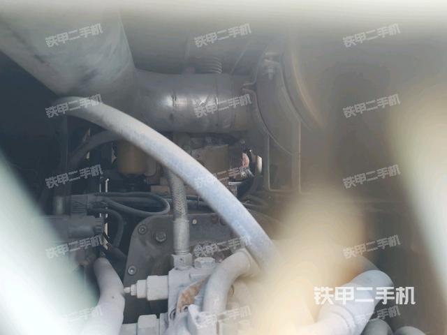 散熱器全景（壓路機發(fā)動機艙）