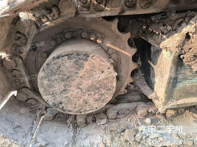 右驱动轮（行走机构）