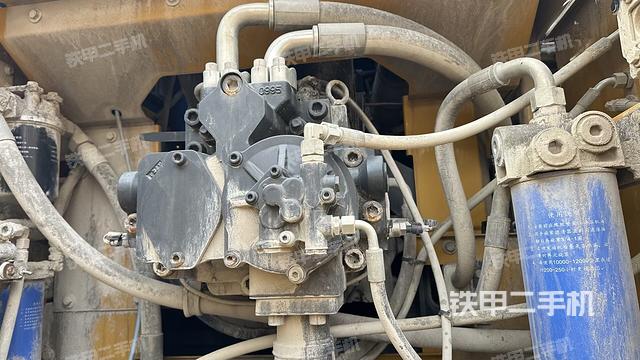 液压泵斜45 左（大件舱室）