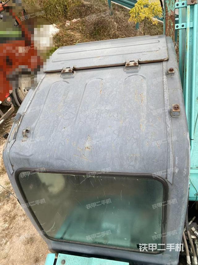 驾驶室顶部（整机外观）