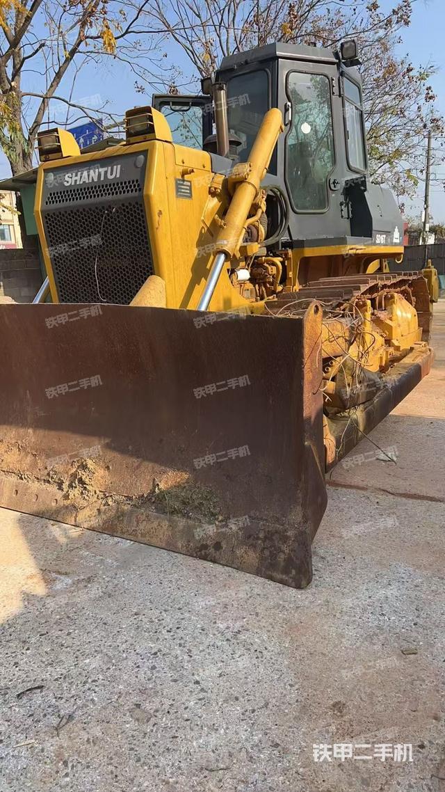 山推SD16T机械标准型推土机