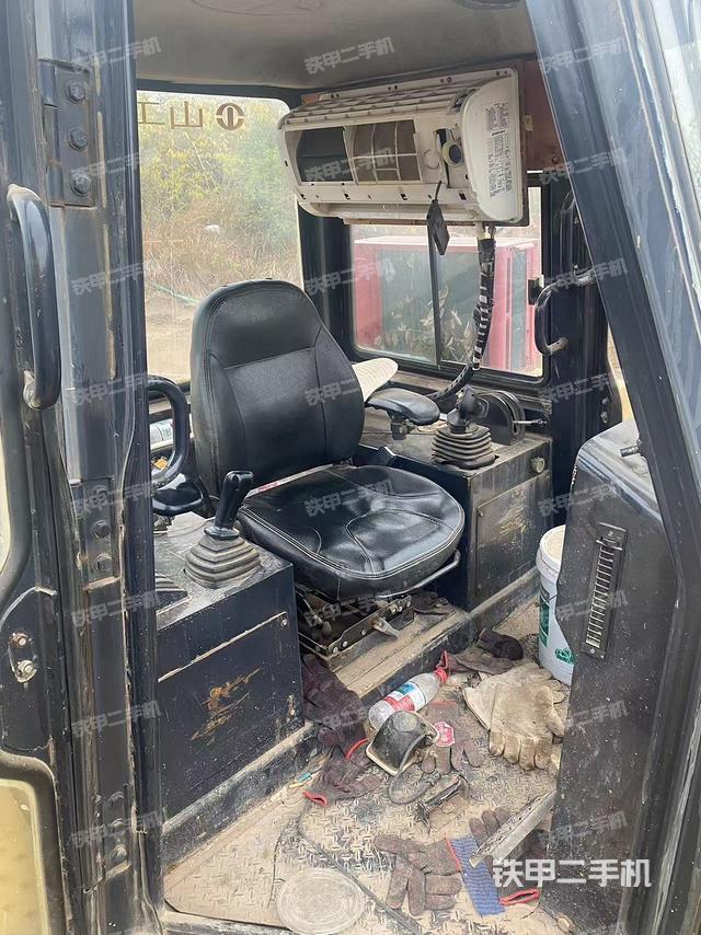 驾驶室操作台（设备外观及核心部件）