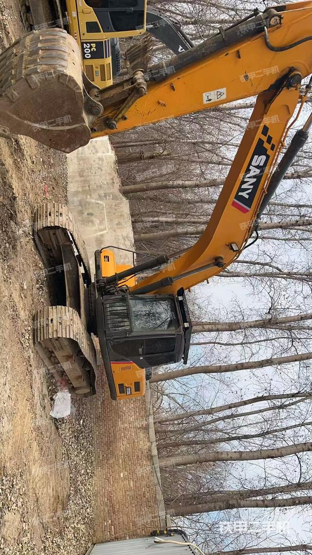 三一重工SY235C挖掘机